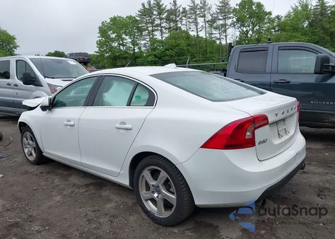 2012 Volvo S60 T5 z USA, uszkodzony, nr VIN YV1622FS6C2119716